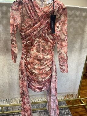 Elliatt Pink and Cream Floral Ruched Long-Sleeve Dress